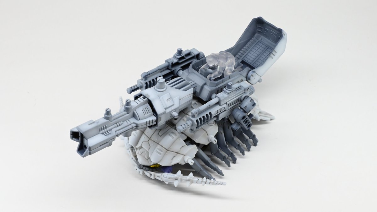 いたしゃん グソックicアバランチャー ボディカラーをホワイトに統一し簡易的にレーザー兵器を搭載したグソックic グソックの欠点の一つであるライダーの防護が成されている アバランチャー部隊による進軍はまさに雪崩そのものである Zw51