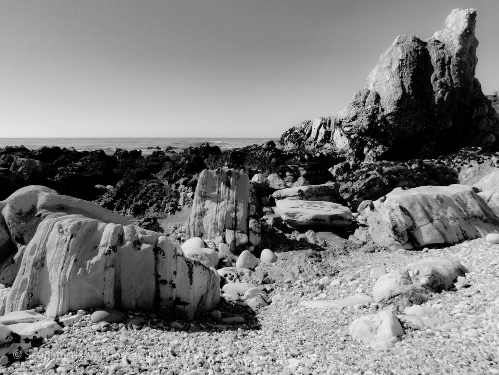 ka3drr's tweet photo. Rocks on the beach at low tide.
#nikon #nikonglobal #nikonusa #nikonphotography #seascape #photographyisart #photography #photographer #shellbeach #memorypark #california #blackandwhitephotography #monochrome https://t.co/chJTtFjURC