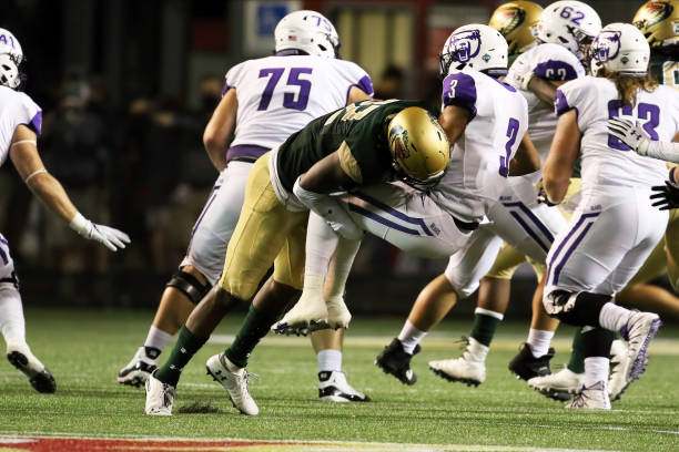 PFF_College's tweet photo. Highest pressure rates since 2019: 

1. Chris Rumph II, Duke - 21%
2. Nik Bonitto, OU - 20%
3. Jordan Smith, UAB - 19%
4. Jamar Watson, UK - 18% https://t.co/zeL0IUXif3