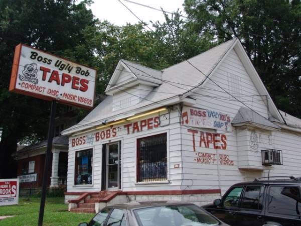 Boss Ugly Bob's: One of the few Black Owned record shops in Memphis. Catered to all, but focused mainly on R&B and Soul. It was a staple for aspiring DJs. Sadly, a fire destroyed part of the building and they never reopened.