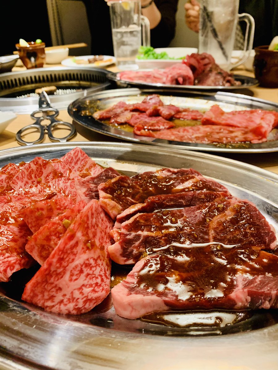 祐天寺マン 肉屋横丁 秋葉原 平城苑が打ち出す新コンセプトの焼肉店はa5ランクの高級和牛が食べ放題 卵黄で食べる焼きすき 厚切りタン マンゴーカットカルビ等も食べ放題で4 980円 飲み放題付きで6 480円 と抜群のコスパ 久々にサロンメンバーと 祐天寺マン 肉屋横丁 秋葉原 平城苑が打ち出す新コンセプトの焼肉店はa5ランクの高級和牛が食べ放題 卵黄で食べる焼きすき 厚切りタン マンゴーカットカルビ等も食べ放題で4 980円 飲み放題付きで6 480円 と抜群のコスパ 久々にサロンメンバーと