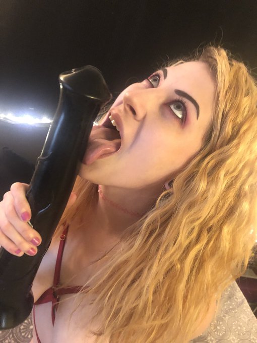 I really can't help but be pissed that twitter deleted my old account cause of my profile pic/banner<a href="/tag/adultwork"class="tags"><span>#adultwork</span></a><a href="/tag/merch"class="tags"><span>#merch</span></a><a href="/tag/adultcartoon"class="tags"><span>#adultcartoon</span></a>