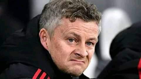 RonnyChansa's tweet photo. @ManUtd should recall @JesseLingard and loan @MarcusRashford. 

What the hell is wrong with his shooting and decision-making? https://t.co/LiOK62sDbD
