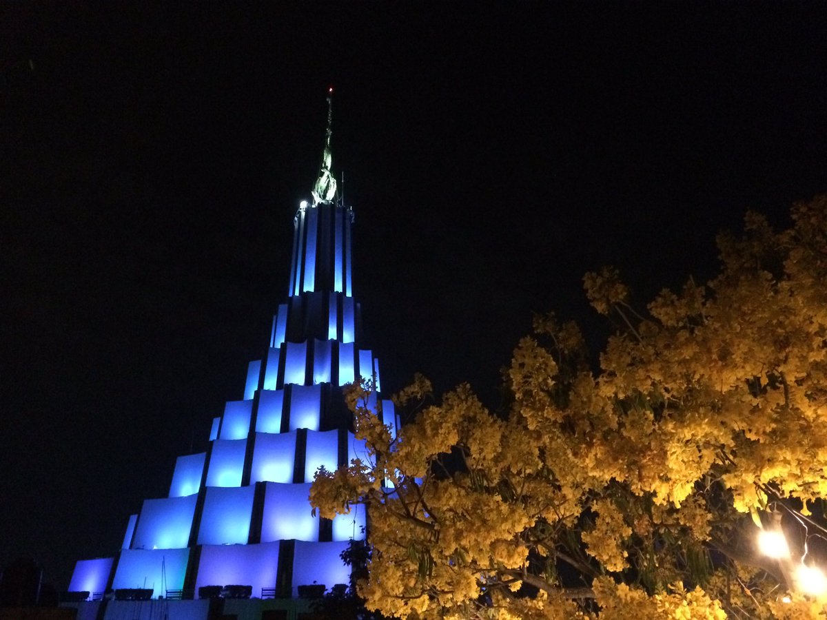 PepePardoRobles's tweet photo. Los colores de la noche en Hermosa Provincia. 

#Esperanza 
#Paz https://t.co/Pe5ZjWl2X8