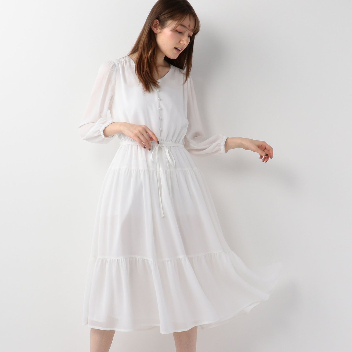 Misch Masch ミッシュマッシュ ギャザーロングワンピース T Co Hpakufpkdh ふんわりとしたギャザー入りでフェミニンなデザインのロング丈ワンピース 袖部分は透け感ある生地で 春夏らしく軽やかなムード ウエスト位置には リボン紐と Misch Masch ミッシュマッシュ ギャザーロングワンピース T Co Hpakufpkdh ふんわりとしたギャザー入りでフェミニンなデザインのロング丈ワンピース 袖部分は透け感ある生地で 春夏らしく軽やかなムード ウエスト位置には リボン紐と
