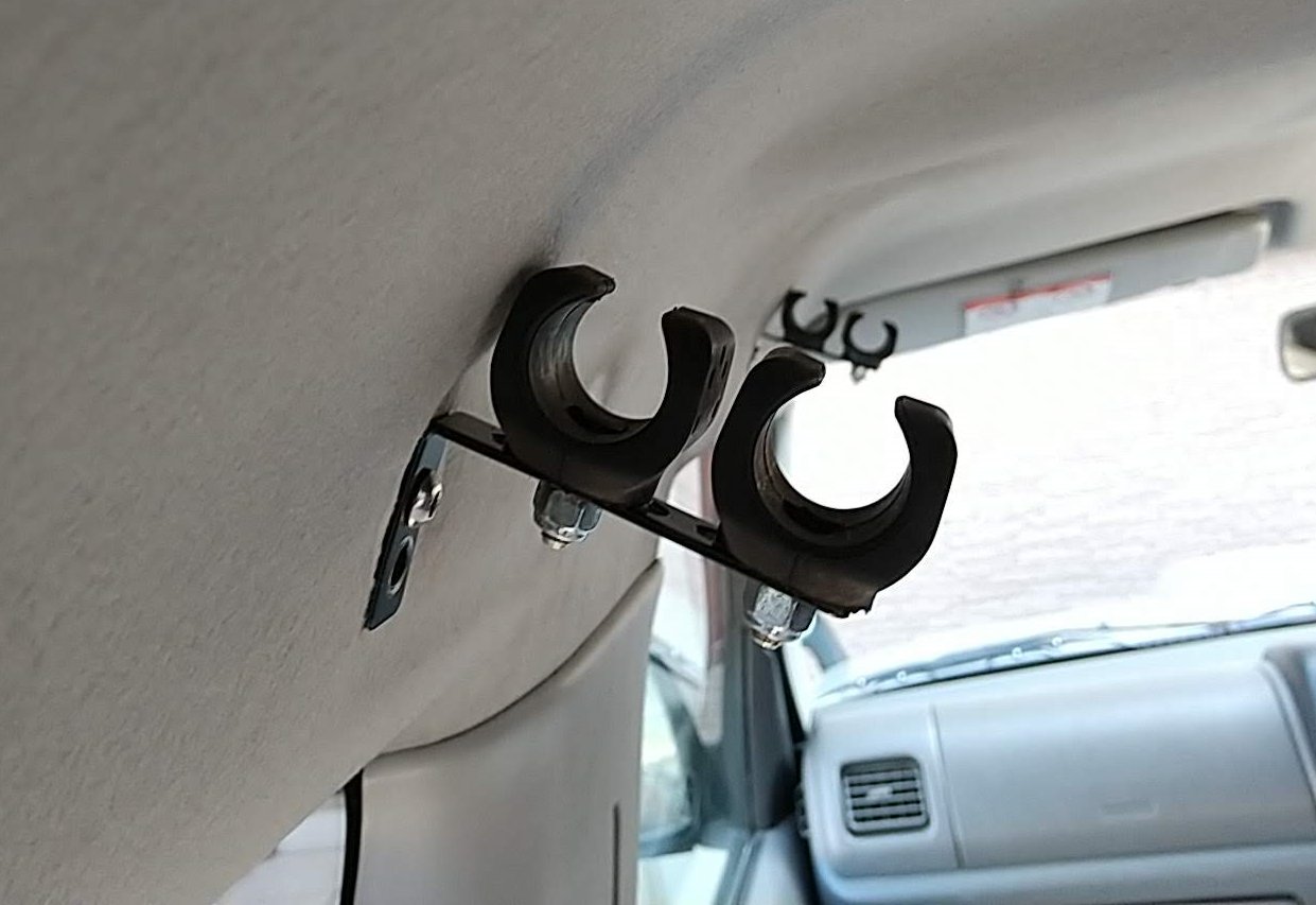 いっかー ジムニーjb23で頭上にロッドホルダーを自作して着けてたけど室内高がないから結構邪魔でこの前外して捨てた でも2本位は装着できる邪魔にならない奴が欲しいと思って新たに作ってみた 振出竿には最適な奴ができた