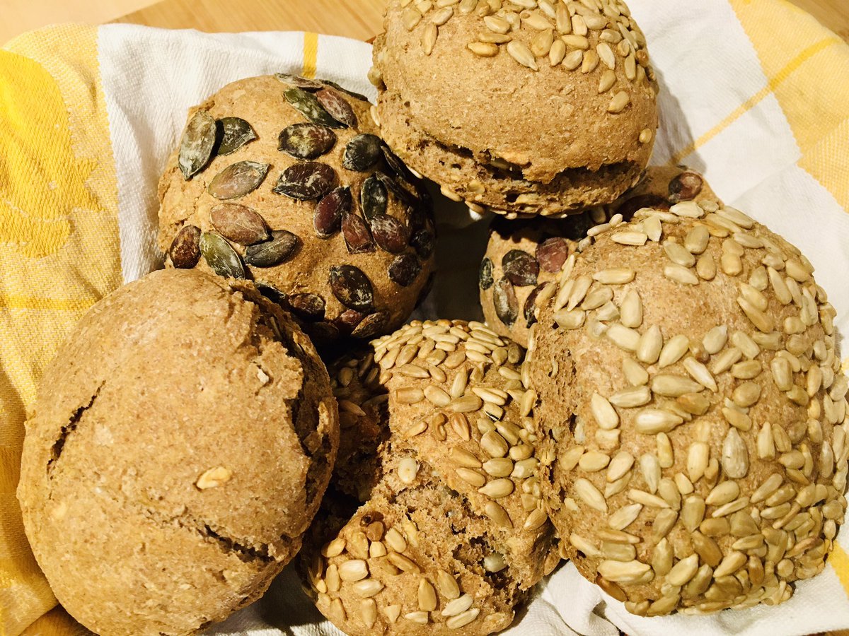 Selbstgemachte Brötchen zum Sonntag sind so lecker😋 und fantastisch. Jedes einzelne Brötchen ein Unikat.

Wäre doch auch bei der Besetzung von #CEO‘s und Aufsichtsräten mehr #Diversity. Ach wie schön wäre das🙏

Euch allen einen tollen Sonntag😁