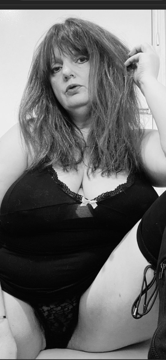 YorkieHot's tweet photo. Happy Sinful Sunday tweeties ~ I can’t wait to be naughty again , hopefully in the near future 😈❤️😈❤️ https://t.co/JQIjjh11HR