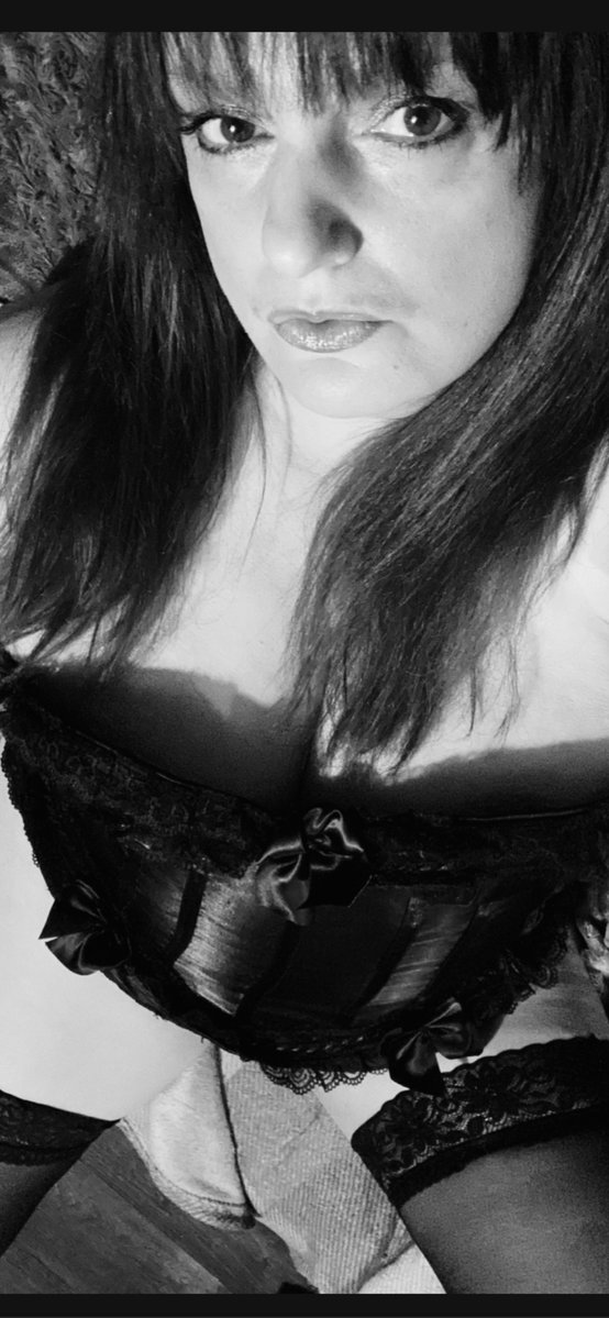 YorkieHot's tweet photo. Happy Sinful Sunday tweeties ~ I can’t wait to be naughty again , hopefully in the near future 😈❤️😈❤️ https://t.co/JQIjjh11HR
