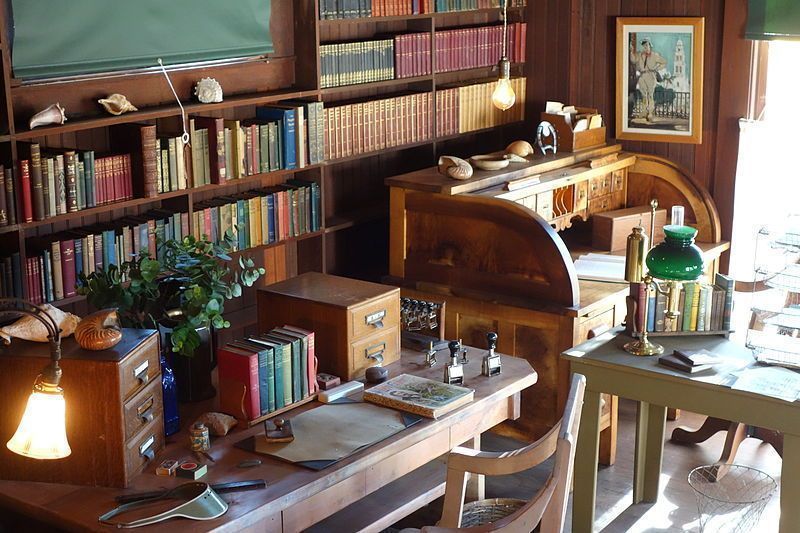 artofmanliness's tweet photo. The Libraries of Famous Men: Jack London https://t.co/cWFrYdPxCE https://t.co/5xe4T2ceHy