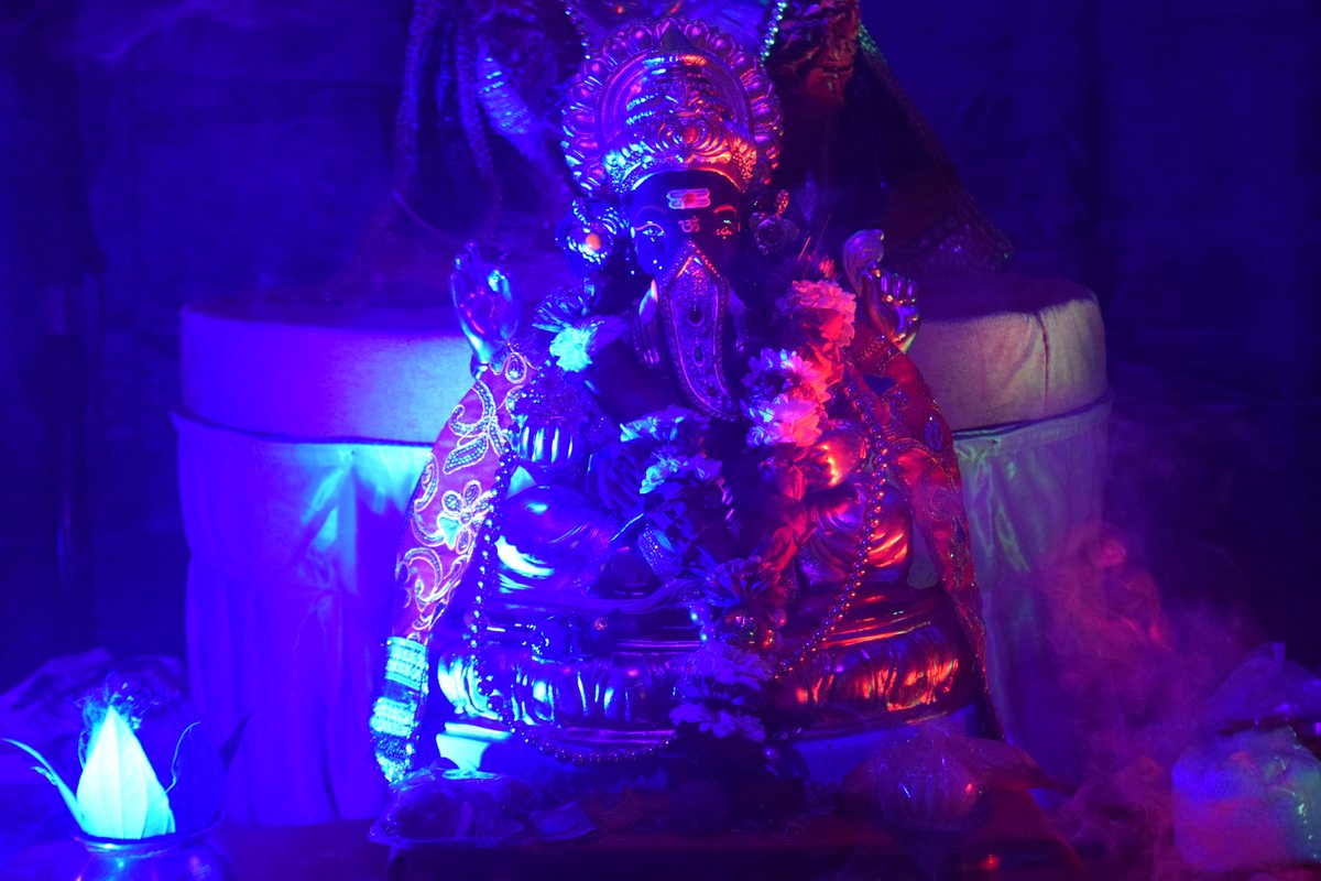 360Ganesh's tweet photo. silvar plaza 2019
Silver plaza,palanpur patiya,surat

watch more ganpatibappa at https://t.co/ATZjmIdnXF

#silverplaza #360ganesh #ganpatibappamorya #ganesha #ganeshchaturthi #ganeshawallpaper #hindu #hindufestival
#ganeshdarshan #ganpatidarshan #ganesha #surat360 #360surat https://t.co/1RfKWRXI7Y