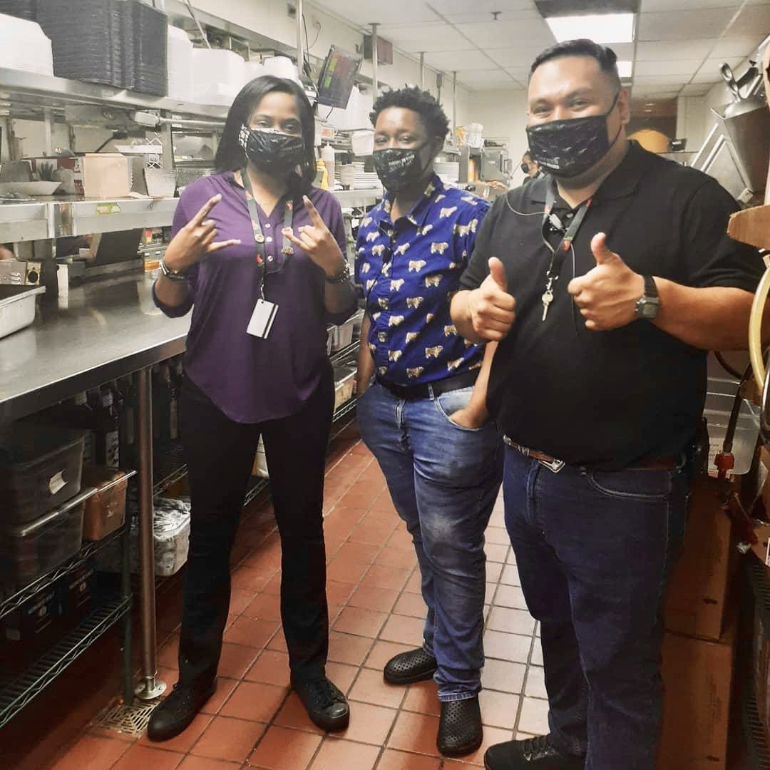 ash_ayala92's tweet photo. Cheers to these chili heads on playing restaurant tonight at Sawyer heights! Thank y’all for filling in and taking care of our guest as #Oneteam   Do I see future #CSLs Ivana&amp;Victor! 👀🌻 Thank you @CB24435018  for leading the crew on a Saturday night, y’all rock! 💪🏻🌶❤️🔥 https://t.co/hxIbvXheca