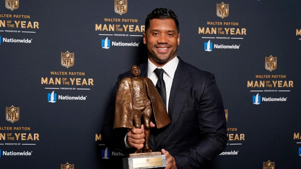 Congratulations to Russell Wilson for being named the 2020 Walter Payton <a href="/NFL/">NFL</a> Man of the Year! <a href="/DangeRussWilson/">Russell Wilson</a> #WPMOY #NFLHonors 🏈🏆 #NationwideSports