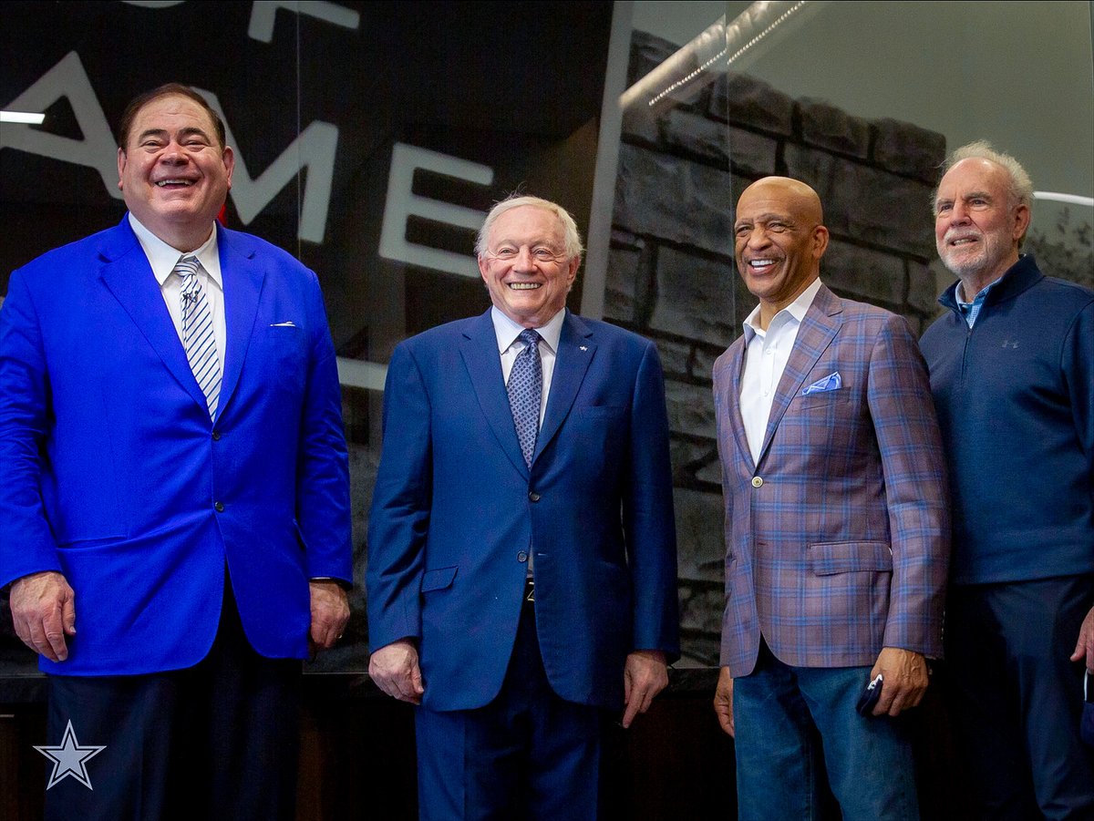 dallascowboys's tweet photo. Welcome to Canton, @88DrewPearson!! #PFHOF21 https://t.co/lWOwBHbLJw