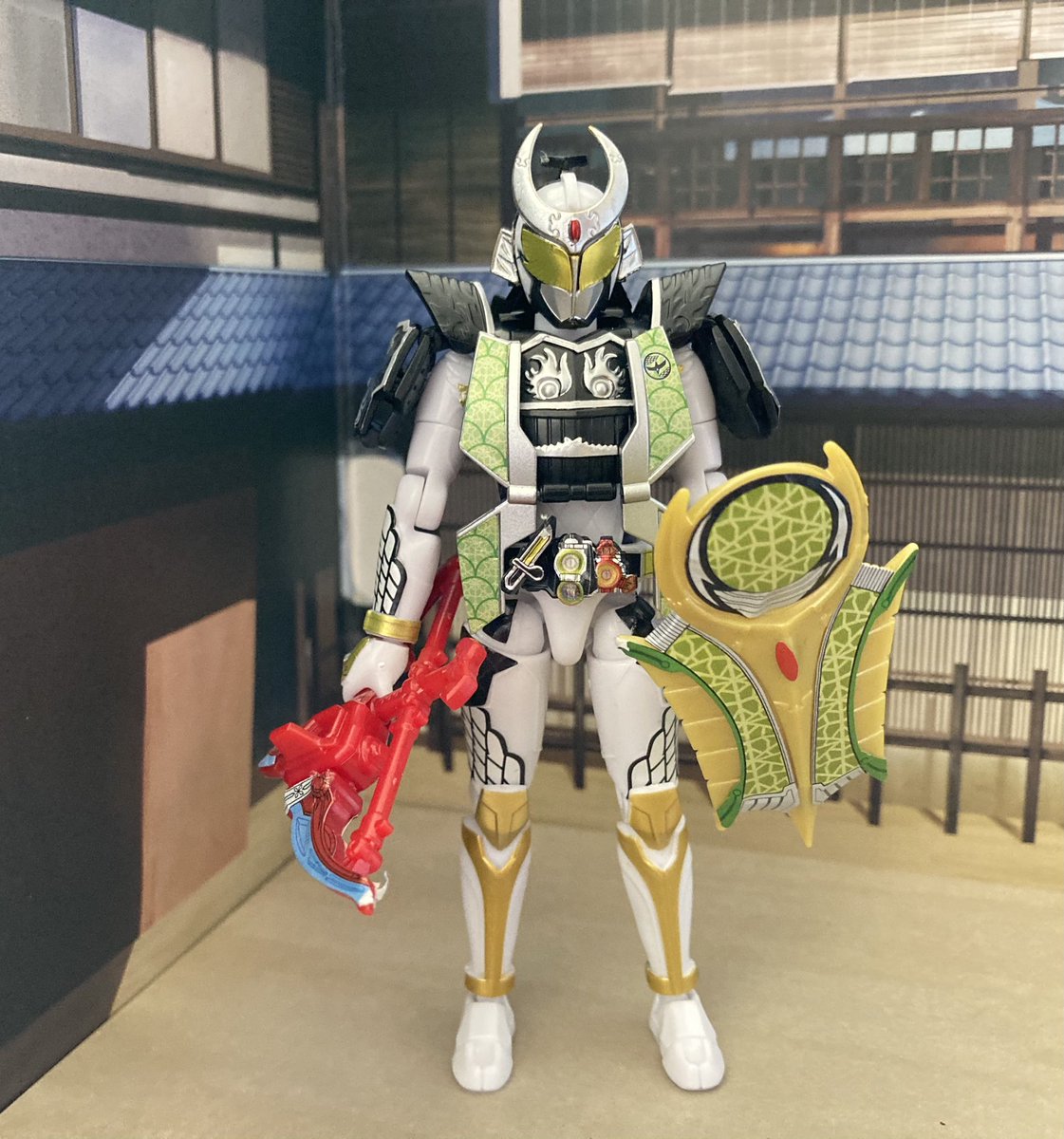 リントギベ 元 お前は誰だ俺の中のお前は誰だ 降臨したる天下無双の鎧武者 眩く輝くその姿は アーマードライダー 斬月ジンバーメロンアームズ 小説 仮面ライダー鎧武より出典 装動 Sodo 仮面ライダー鎧武