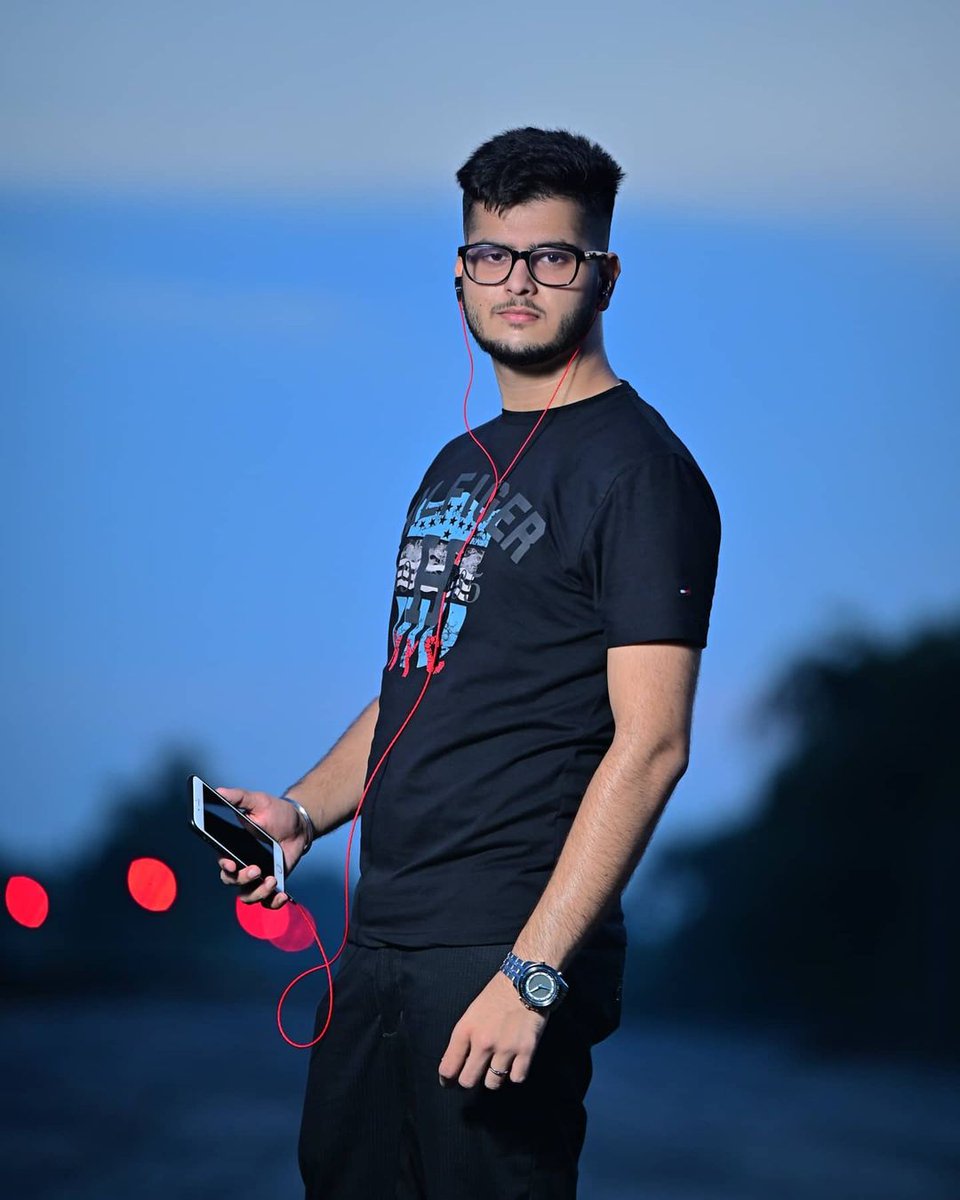 pTronIndia's tweet photo. Elegance you can wear, Elegant you look just like @nishant_nick_sarma_ (On Instagram)
#pTron #BeLoudBeProud #SquadpTron #Boom2 #BoomUltima #WiredEarphones #pTronAccessories https://t.co/wI8SEtd60T