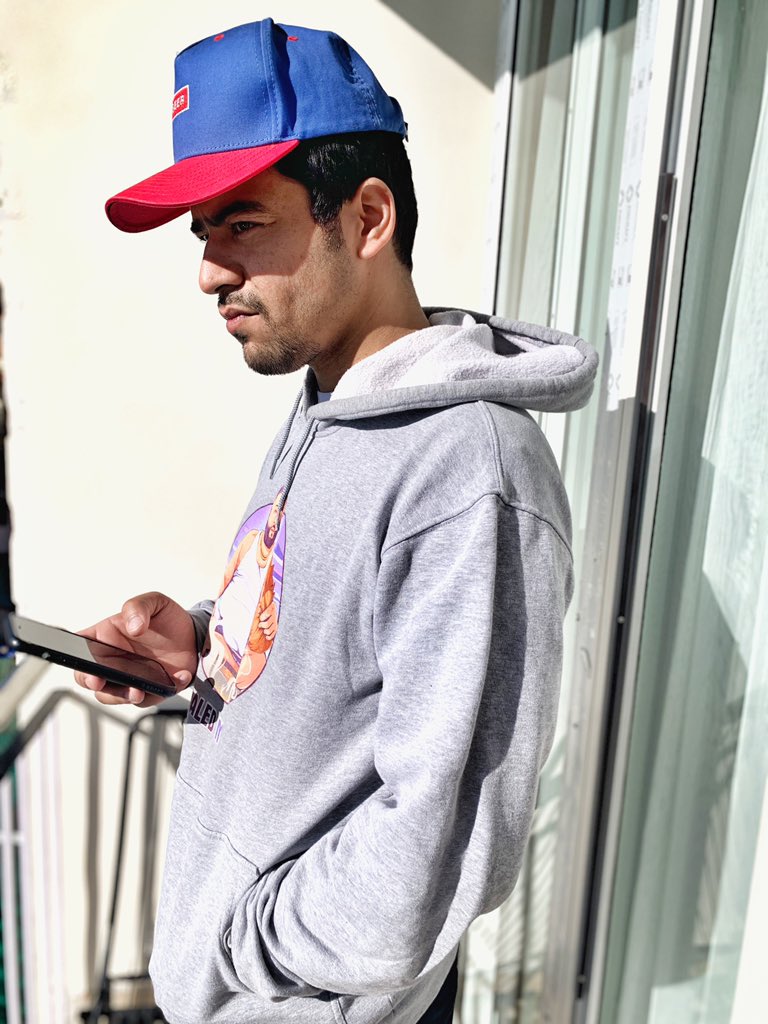 robcmusik's tweet photo. Hood Morning (no typo)
#hussle #robathon https://t.co/eBpx6JK3gm