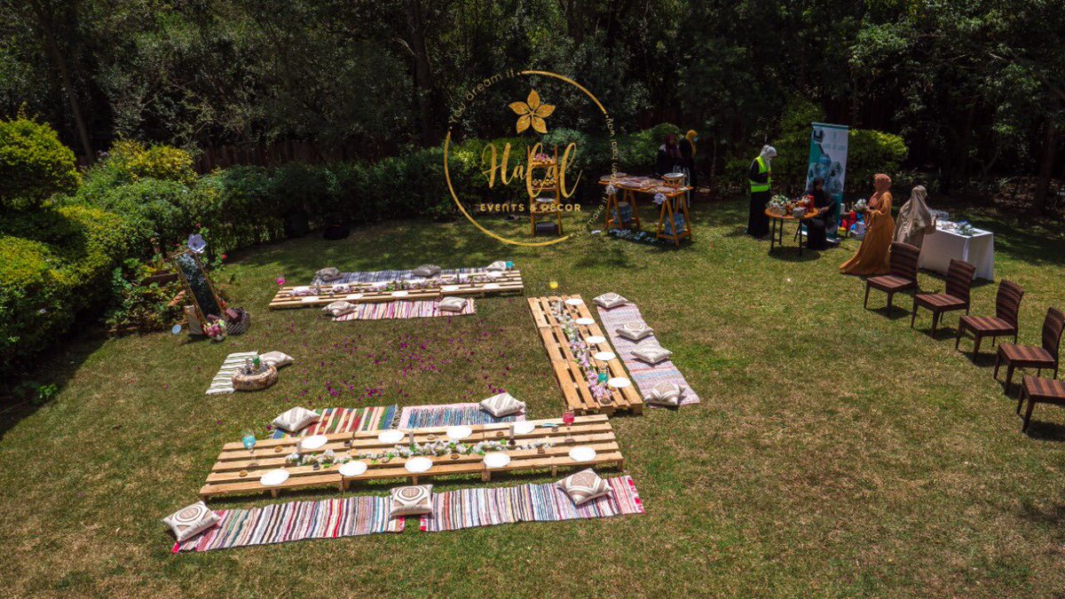 HalalEventbrite's tweet photo. With the right vibes and the right people, it's easy to create something magical✨🌱🌿🍀
#Monthlyhalaqah #gettogetherexperience
#HalalEvents #Decor #oud #bokhour #woodenpallets #Lantendecor #Nature #scents #eventplanning #gettogetherexperience #lifeisgood #lifeisbeautiful❤️ https://t.co/jumxg2LFXD