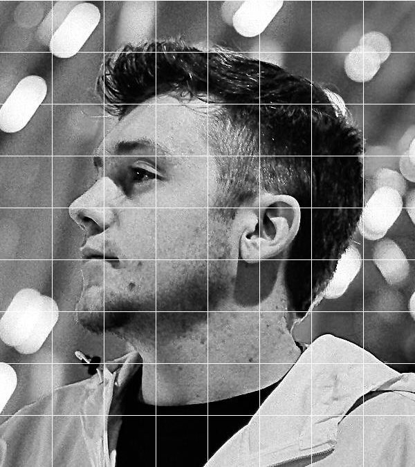 piizeey's tweet photo. @tubtwt It’s not traced but I understand why you think it might be! I put a grid on the original picture, and made the same size grid on paper and used a light box so I could get the proportions right (you can see part of the grid on the pic on the right) https://t.co/XHG32Qbr3G