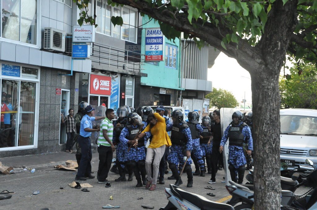 AmnaShath's tweet image. Badhaluvi Haaalathu
#Feb7 #MvCoup 
@MariyaDidi