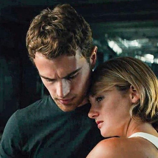 Since Shailene Woodley apparently just got engaged 2 Aaron Rodgers, it feels like a good time 2 post some gifs/pics of her & her Divergent costar (& my mancrush) Theo James. And since Theo's in  #Sanditon & someone needs 2  #SaveSanditon, I'm using those hashtags!  #SanditonPBS