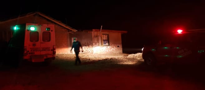 PauNicora's tweet photo. Ya se han perdido bosques nativos, fauna autóctona, ganado, viviendas, y está llegando a zonas muy pobladas. Esta noche se preveen trabajos continuados evacuando familias. #INCENDIO #IncendioForestal #PNMF #BOMBEROS https://t.co/aC0Nxd3Ot1