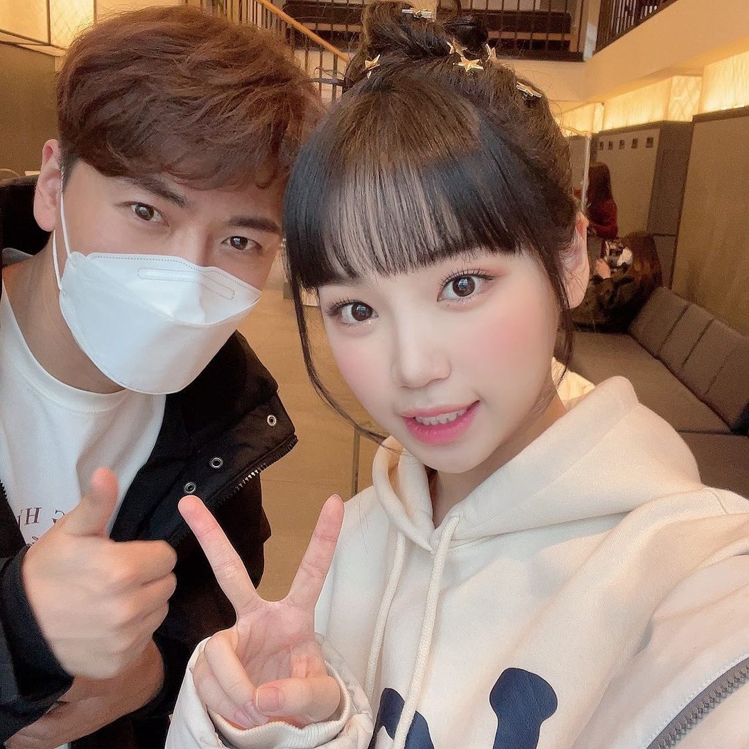 こう 今まで顔は似てると思ったこと無かったけどヘアスタイル近い今はちょっと似てる気がする 少女時代 テヨン アイズワン チェウォン