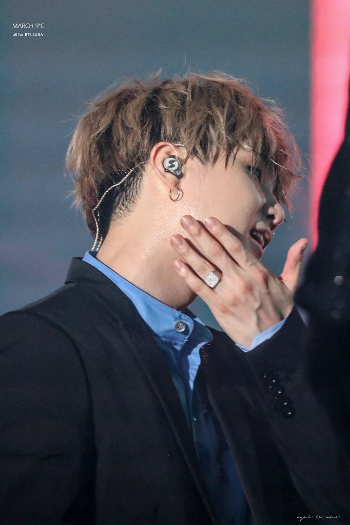 aesthetically pleasing jewelry: a satisfying thread 