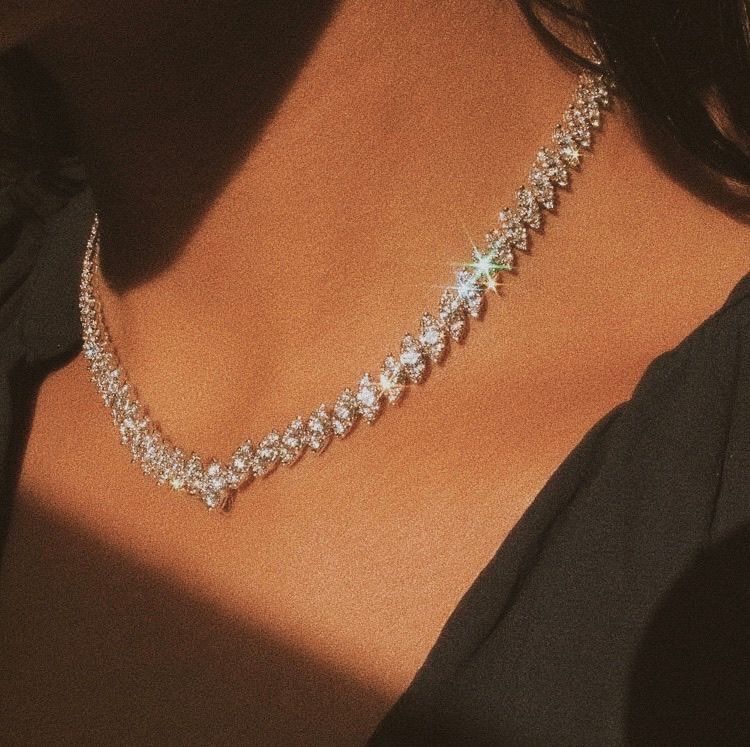 aesthetically pleasing jewelry: a satisfying thread 