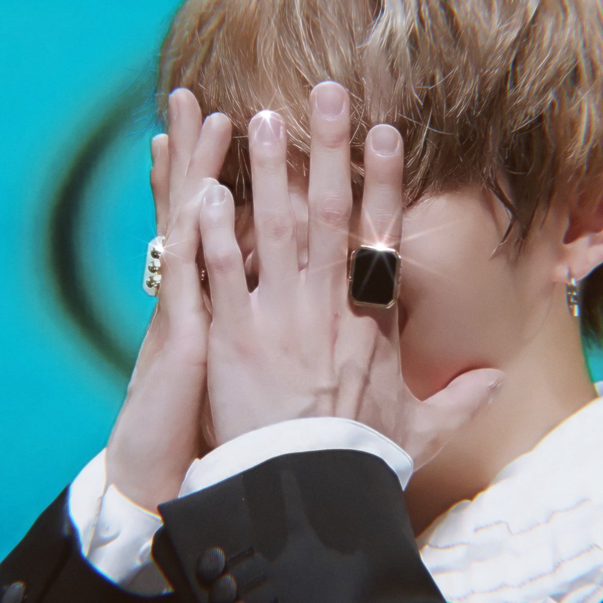 aesthetically pleasing jewelry: a satisfying thread 