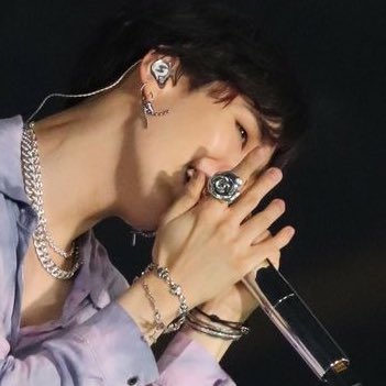 aesthetically pleasing jewelry: a satisfying thread 