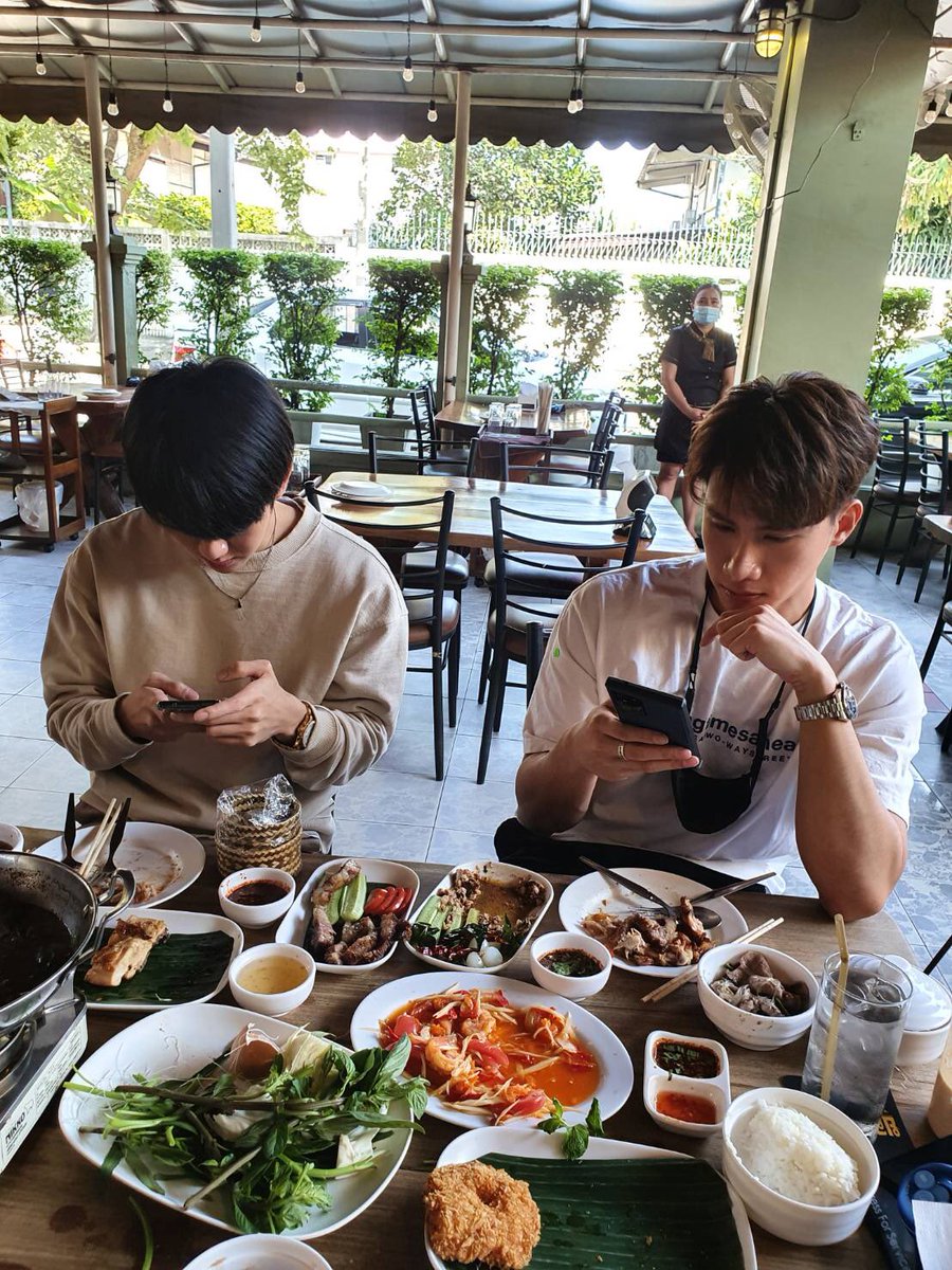 salaichatchat's tweet photo. #Tul_Pakorn https://t.co/XHBoyldKg0