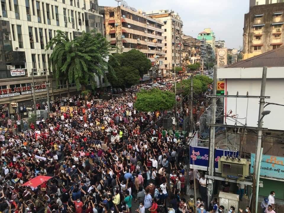 lypm_twt's tweet photo. Dear World,

Myanmar has gone dark.

Just 6 days after Myanmar military has seized control of the country in a coup and detaining the country's leader Aung San Suu Kyi and the democratically-elected leaders while making up charges to hold them, Myanmar has now gone dark. https://t.co/XUsanUoO7c