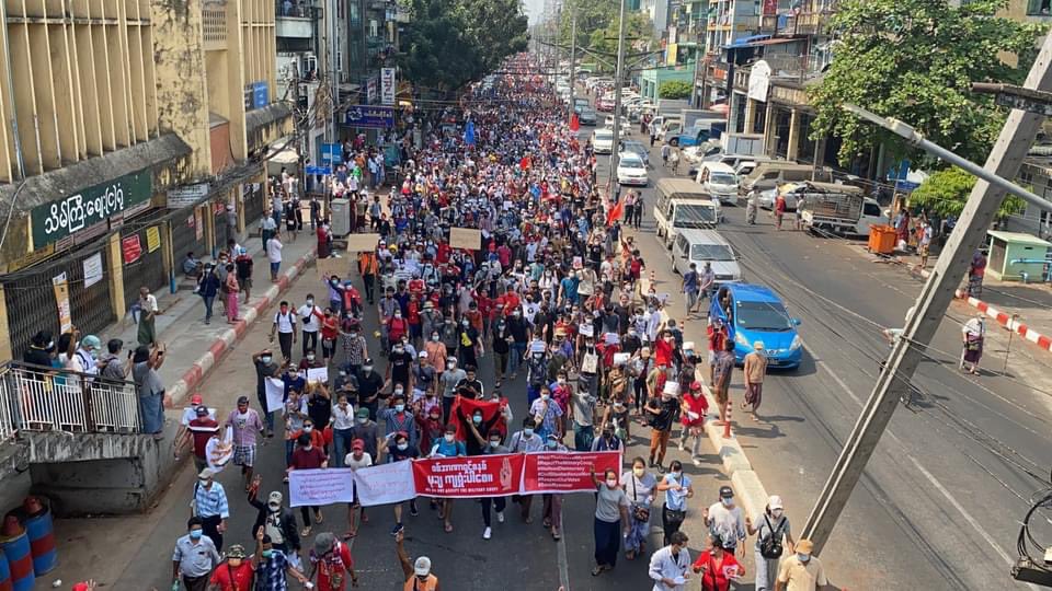 phoopyaesan's tweet photo. The military blocked streets from township to township so we can’t join hands together to protest the coup #SaveMyanmar #RespectOurVotes https://t.co/mV1dKWzUgR