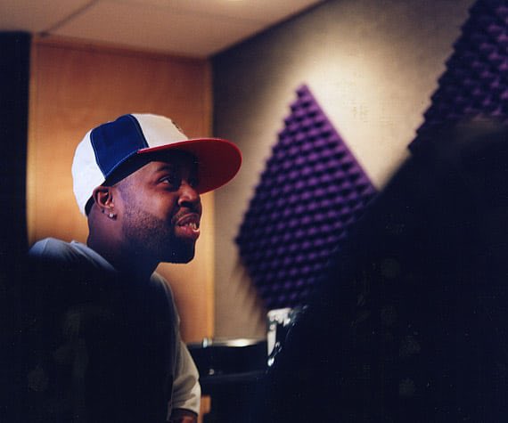 Happy birthday to the greatest hip hop beat junkie- J Dilla 