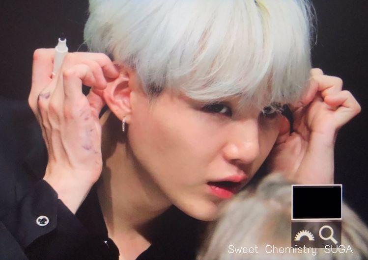 aesthetically pleasing jewelry: a satisfying thread 