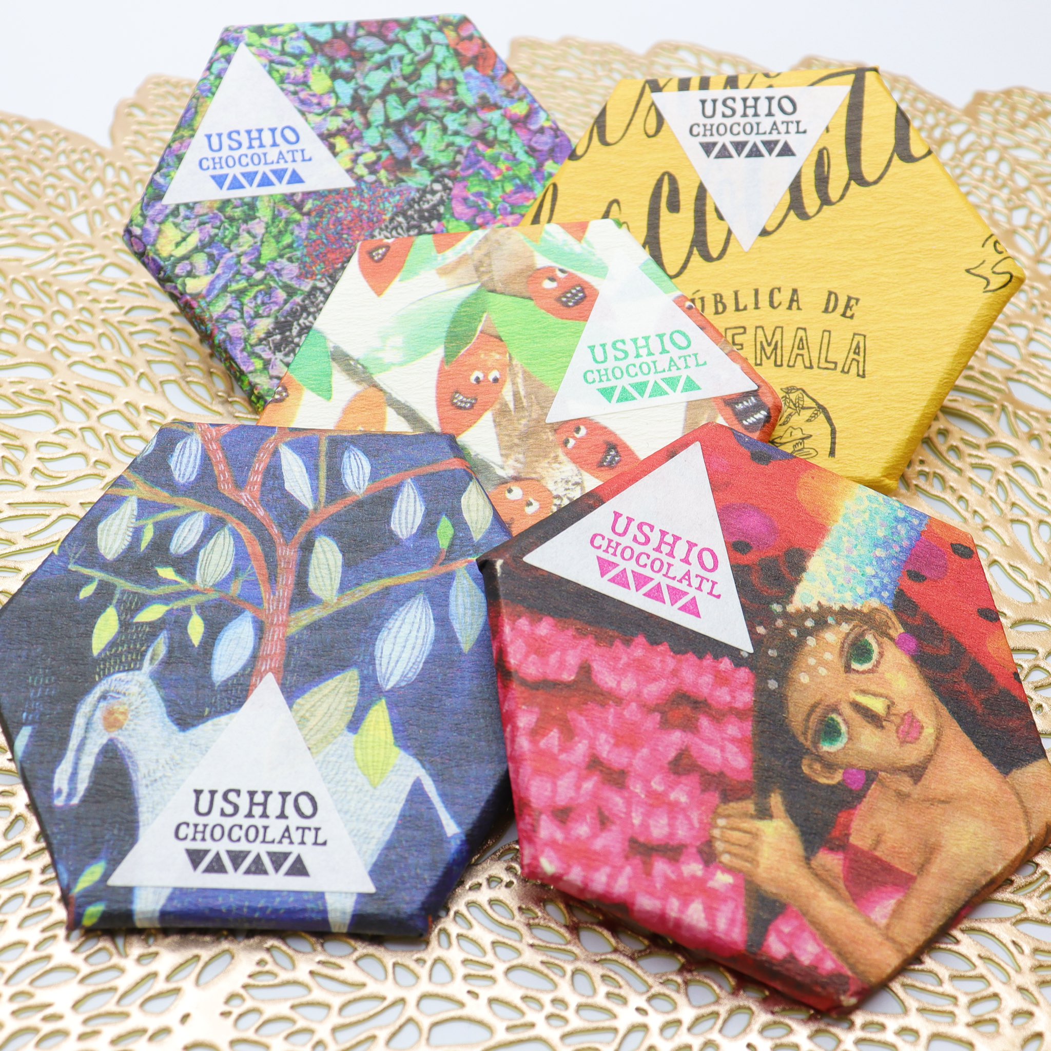 ひろしまブランドショップ Tau 広島県尾道市向島の立花海岸を望む山中にあるチョコレート工場 ウシオショコラトル の チョコレート入荷致しました カカオ豆の風味を生かすため 使用する材料はカカオ豆と砂糖のみ 海外に足を運んでカカオ豆を仕入れ 焙煎