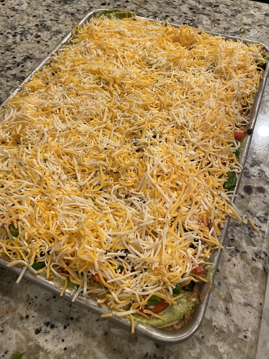 DaytonRobison's tweet image. Getting ready for tomorrow.  Love all the food that comes with Super Bowl Sunday! #FatKidProblems