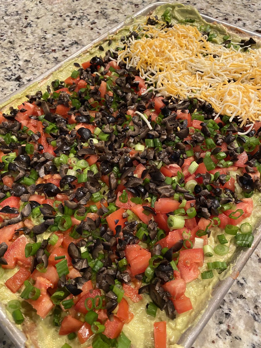 DaytonRobison's tweet image. Getting ready for tomorrow.  Love all the food that comes with Super Bowl Sunday! #FatKidProblems