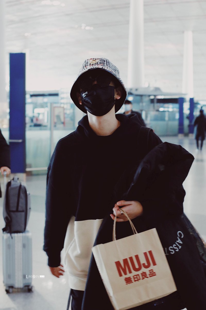 Leoboy0818G's tweet photo. 210207 PEK 🛫

#郭丞 #GuoCheng #곽승 #กัวเฉิง https://t.co/wOkXGlMnZ8
