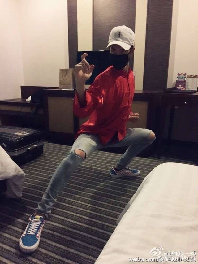 CHINESE_gallery's tweet photo. 이해 할 수 없는 그의 과사들 https://t.co/0XJSicMF6F