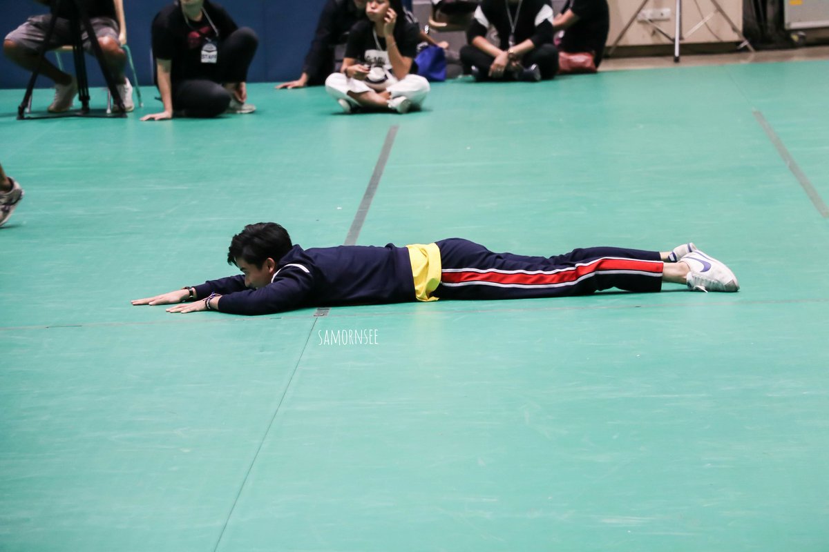 Kita mo 'tong mga tangang 'to. Ayan sige higaa... salamat sa paglinis ng sahig.