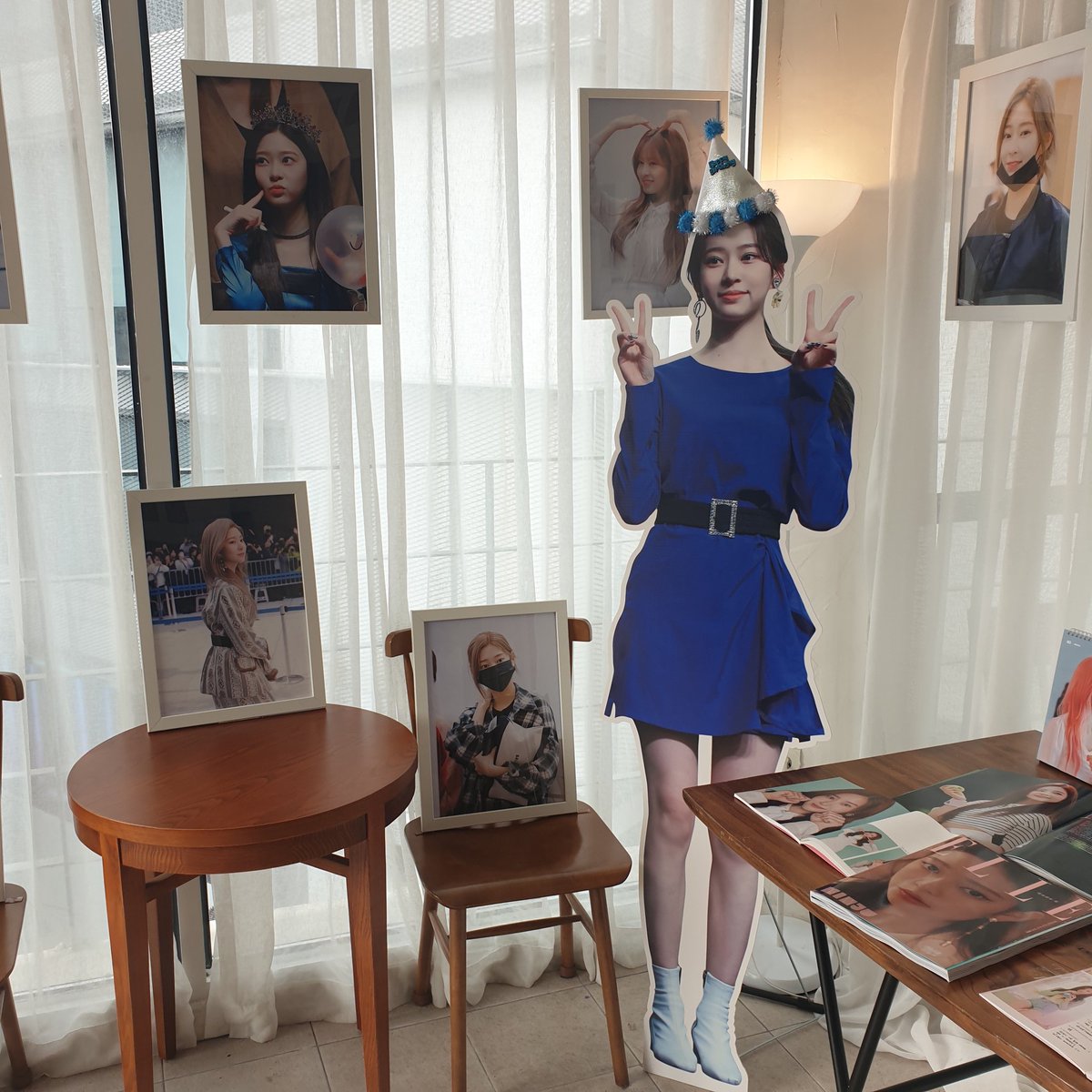 MINGD_CH's tweet photo. 사랑둥이 밍밍이 쪼금 늦었지만🥺 생일축하해😘

액자들 너무너무 탐나더라구요 감사합니다...🤍🤍
#민주와_함께하는_행복한_날들 https://t.co/LJ86i05upv
