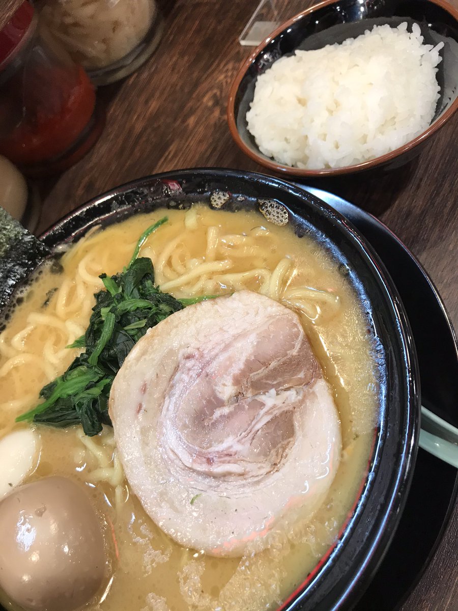 gorilla_smoking's tweet photo. 今年6杯目のラーメン( ´Д`)y━･~~
#浅草 
#浅草商店
#新規オープン 
#美味しい 
#元気 https://t.co/WP3dC5duSJ