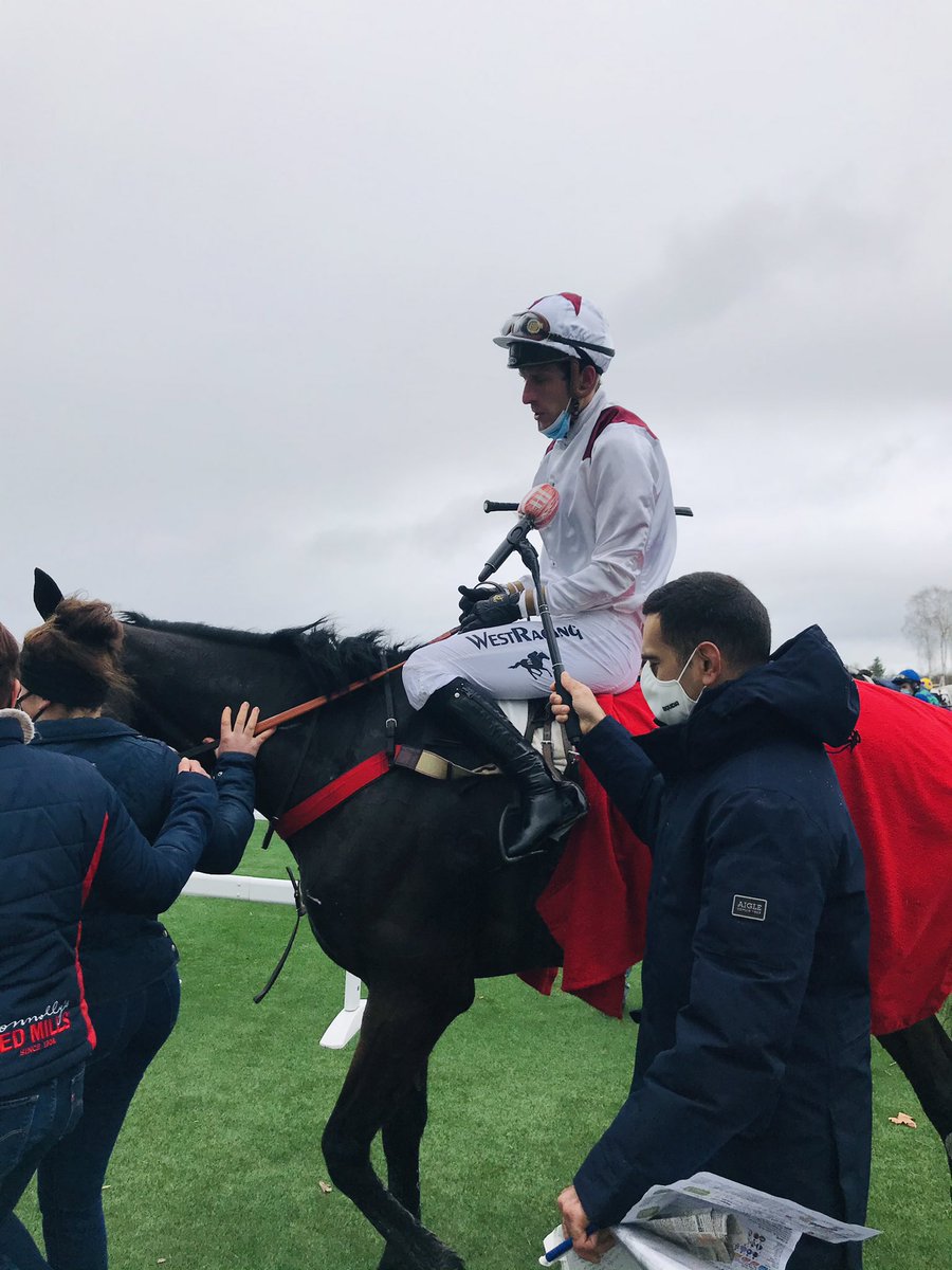 Hippodrome_Pau's tweet photo. Le Prix Antoine de Palaminy est remporté par @beaurainthomas2 et Daniela MELE, avec 🐎LA DANZA bravo 👏🏆 https://t.co/Q5R4LHoiVo