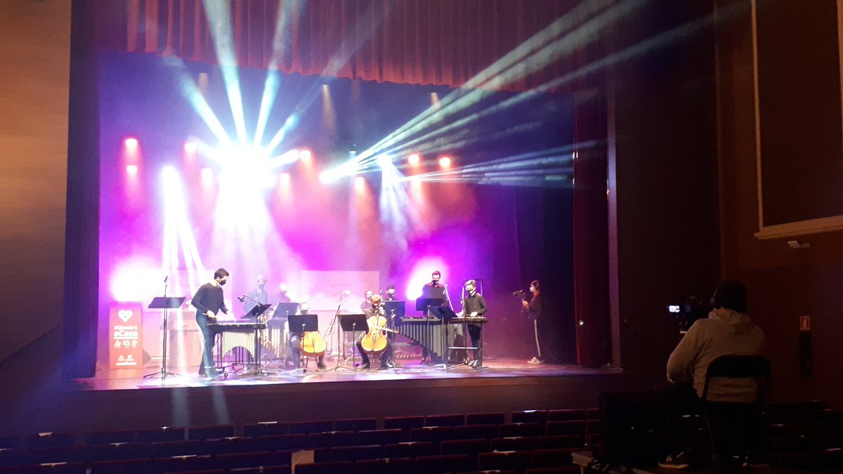 Jan_Borrell's tweet photo. Felicitats @suamontinyent per haver-nos amenitzat el matí amb un gran conert que hem gaudit des de casa🎶🎵 Un repertori molt actual amb versions de cançons que tots coneixem.. felicitats! #OntiFEST #Música #Laculturanopara https://t.co/2NFzIWWNap