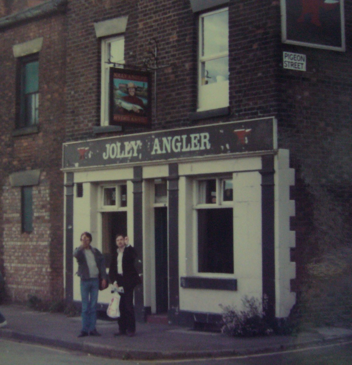 <a href="/TheJollyAngler/">TheJollyAngler</a> 1985, leaving the Jolly Angler heading back to Piccadilly station after a few pints of mild or bitter, they came out of the same handpump!  <a href="/nicholas_sack/">Nicholas Sack</a> <a href="/airbusgore/">Martin Charles Gore</a>