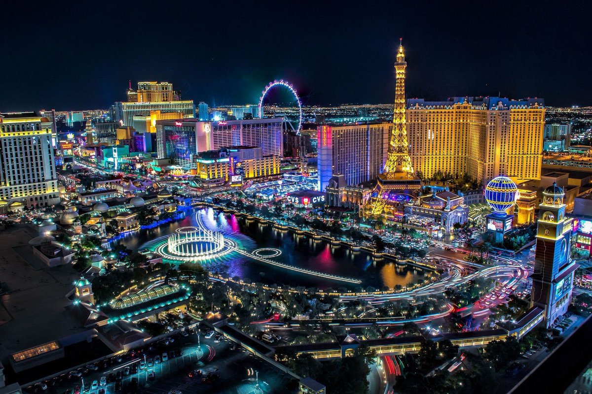 OfficialGilley's tweet photo. Always planned to do Vegas &amp; LA for my 30th This December is my 30th 🤩👑🍾 https://t.co/QACMn7MfUP