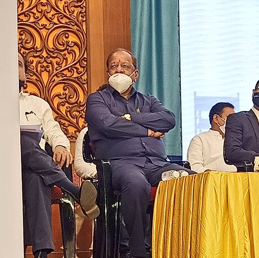 iGopalShetty's tweet photo. Under the leadership of President @MPLodha Mumbai BJP has organised a "Sarvasparshi Arthsankalp 2021" at Yogi Sabhagruh, Dadar East.

Hon. F M @nsitharaman addressed and interacted with Tax Practitioners, Chartered Accountants, Corporate Professionals &amp; Business Leaders etc. https://t.co/Oxw7m3Wg7N