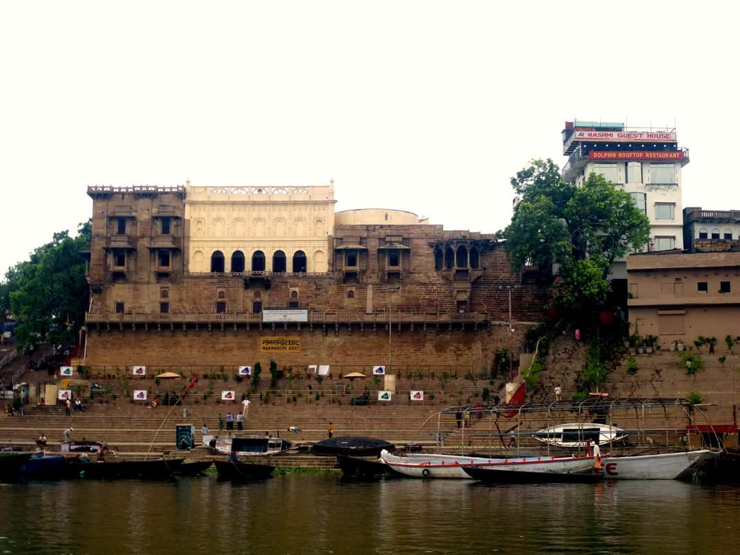 nirupamakotru's tweet photo. @Durgesh24081999 हमारा #Museum है, #ManMahal के अंदर, जो मान मंदिर घाट के ऊपर ही है। यह तस्वीरें उसी घाट की है। मुझे बहुत लगाव है इस घाट से।
पान भी खाएंगे, अगली बार 😊 https://t.co/Q9hBnG1Qmj